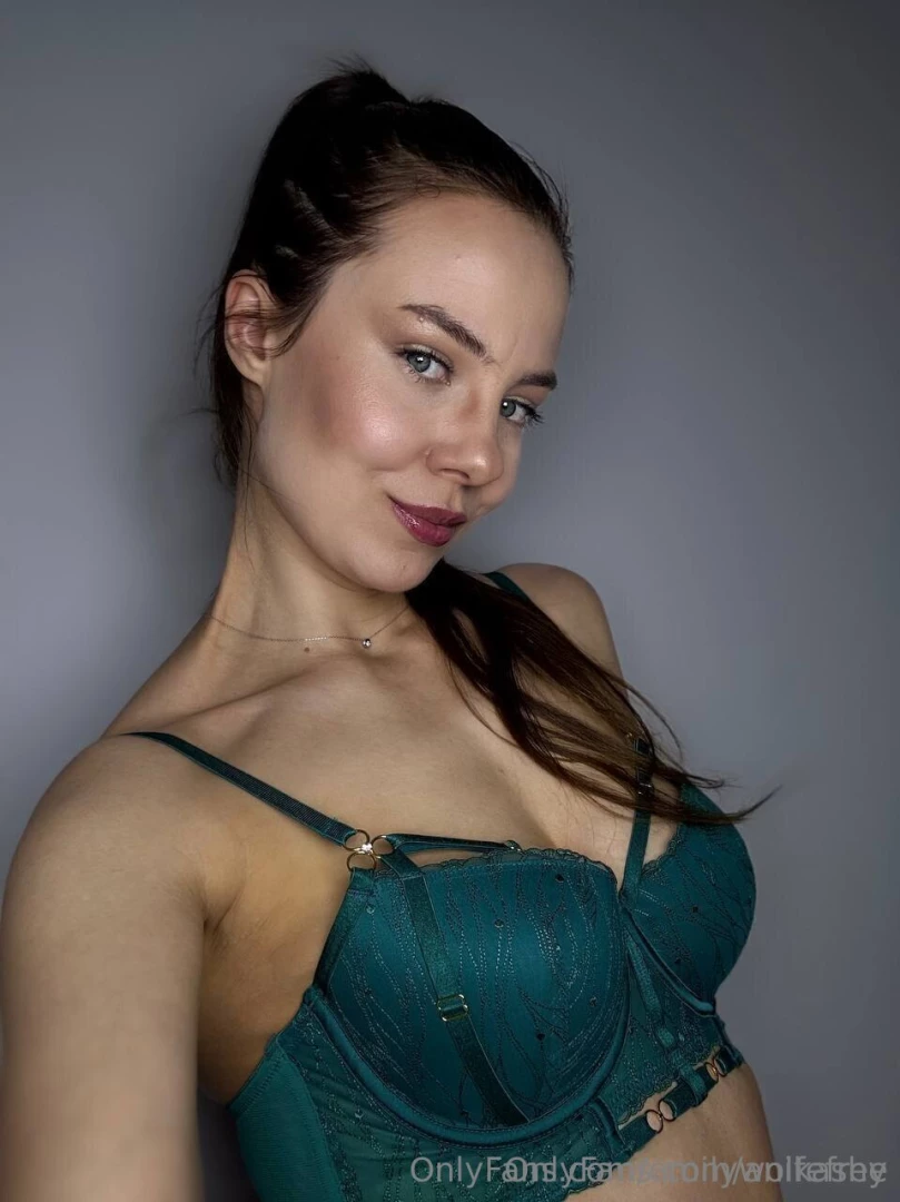 Only today subscribe for free emilywolfefree wanna feel her soft ass part 3 