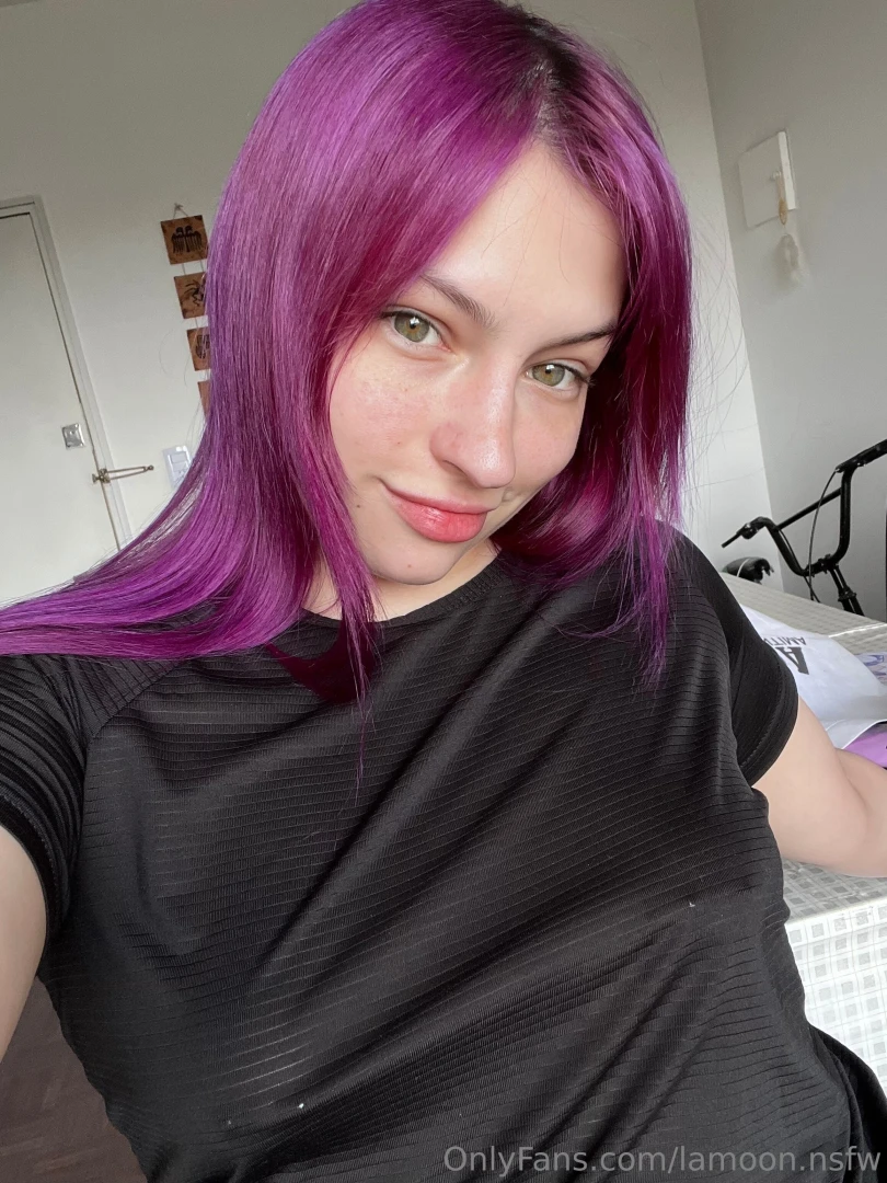 No makeup my nipple piercing wanna say hi 3 