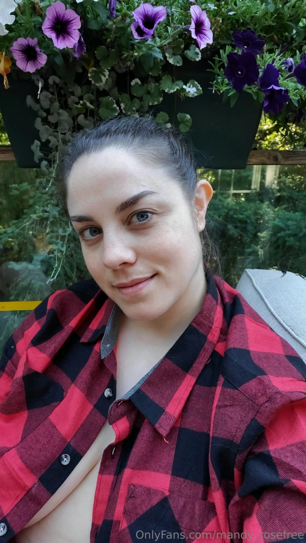I m outside in my plaid shirt i start rubbing my clit and it turns 
