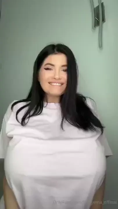 I love to stay cosy like this at home feels sooo fluffy and soft 