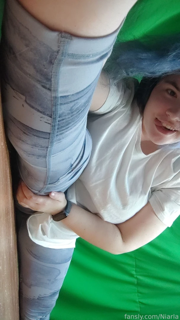 And a bit stretching after bigtits gamergirl curvy fangs stretching 