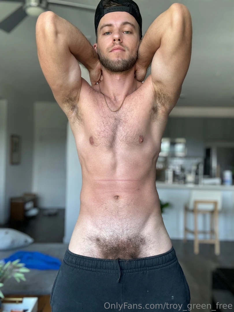 You can smell my musk from a mile away 