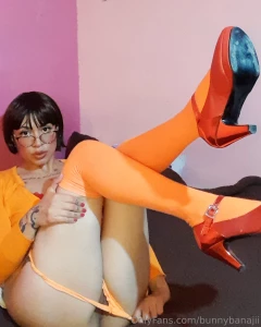 Puedes ayudar a vilma a ponerse sus lentes este post se desbloquea en part 2