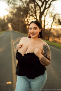 Golden goddess check out all of the photos n my vip page part 1