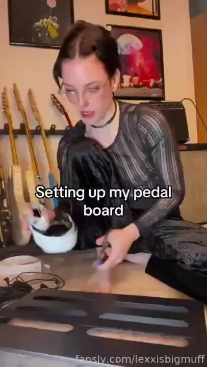 How i am setting up my pedal board skinny over30 mature natural 