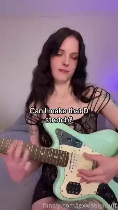 Suprise suprise skinny over30 mature natural tattoos pierced petite 