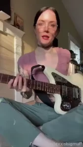 I may be a little older but i can sure tighten that d string right