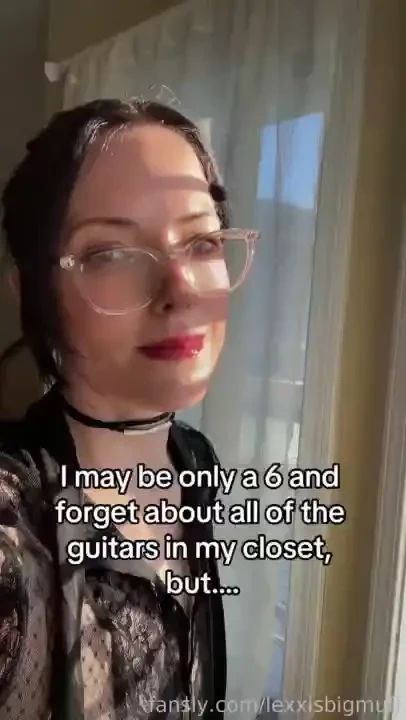 Hey tinytits petite mature mommy over30 milf brunette fatpussy 