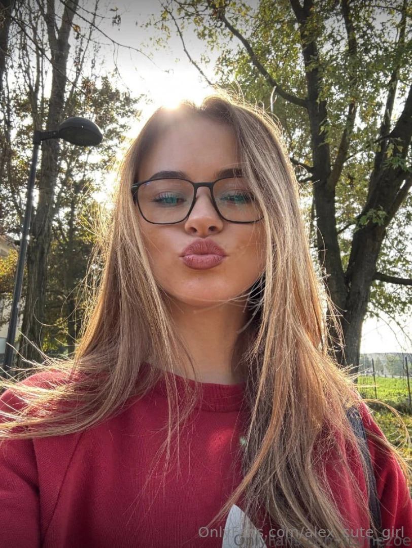 Itsmezoe now wet she loves having her juicy ass squeezed this angelic part 572 