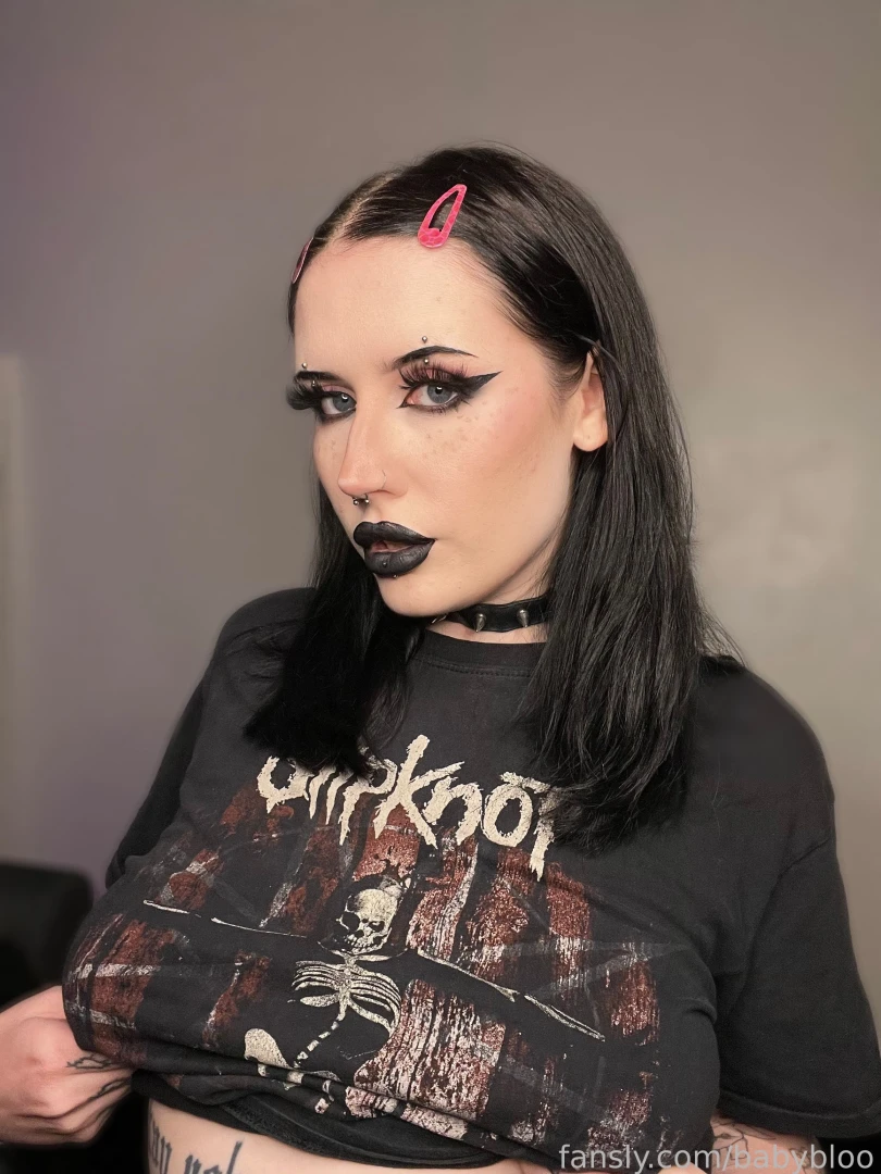 Is my face pretty enough to cover in cum goth emo alt fetish facial part 1 
