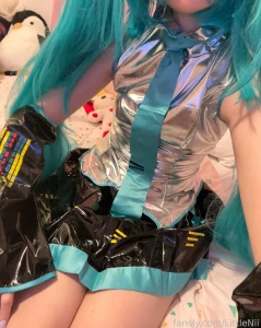 Hatsune niiku miku cosplay half body thighs
