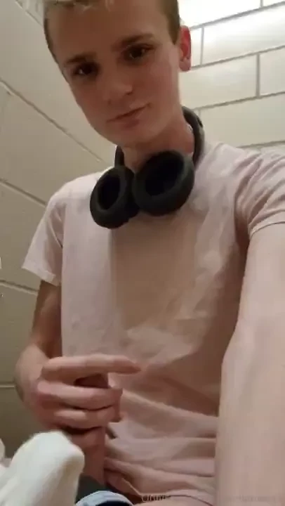 Any one else just feels like jerking their cock in the most random of 