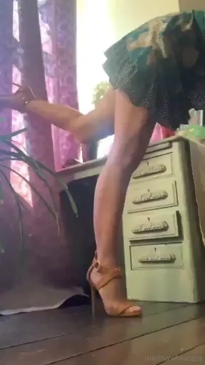 Last week i was busy taking pictures and trying poses when the wind part 1 