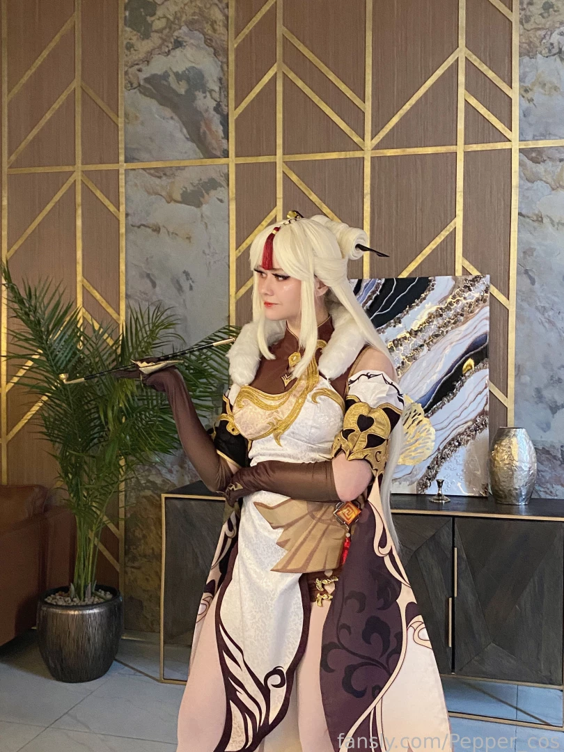 I love cosplay of bossy girls so much i sent a lot of photos to your 