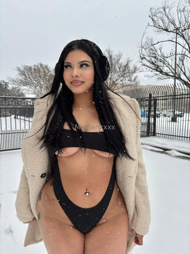 I had a lot of fun today in the snow let me show u 