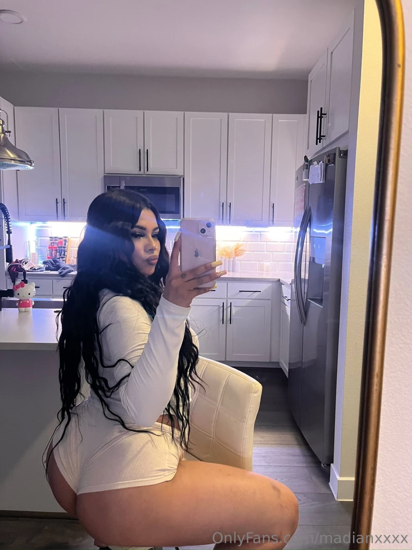 Should i make a cake sitting video 