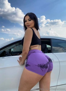 Housewife vibes with an extra naughty side