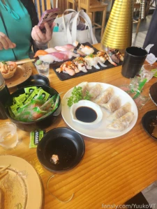 How did i get a small bruise there yeah i don t know why i m eating