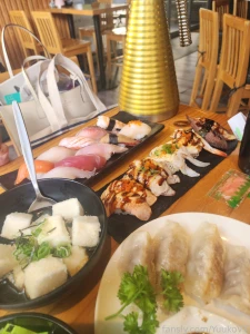 How did i get a small bruise there yeah i don t know why i m eating part 4