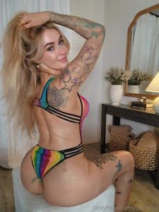 An ass like this deserves to be worshipped