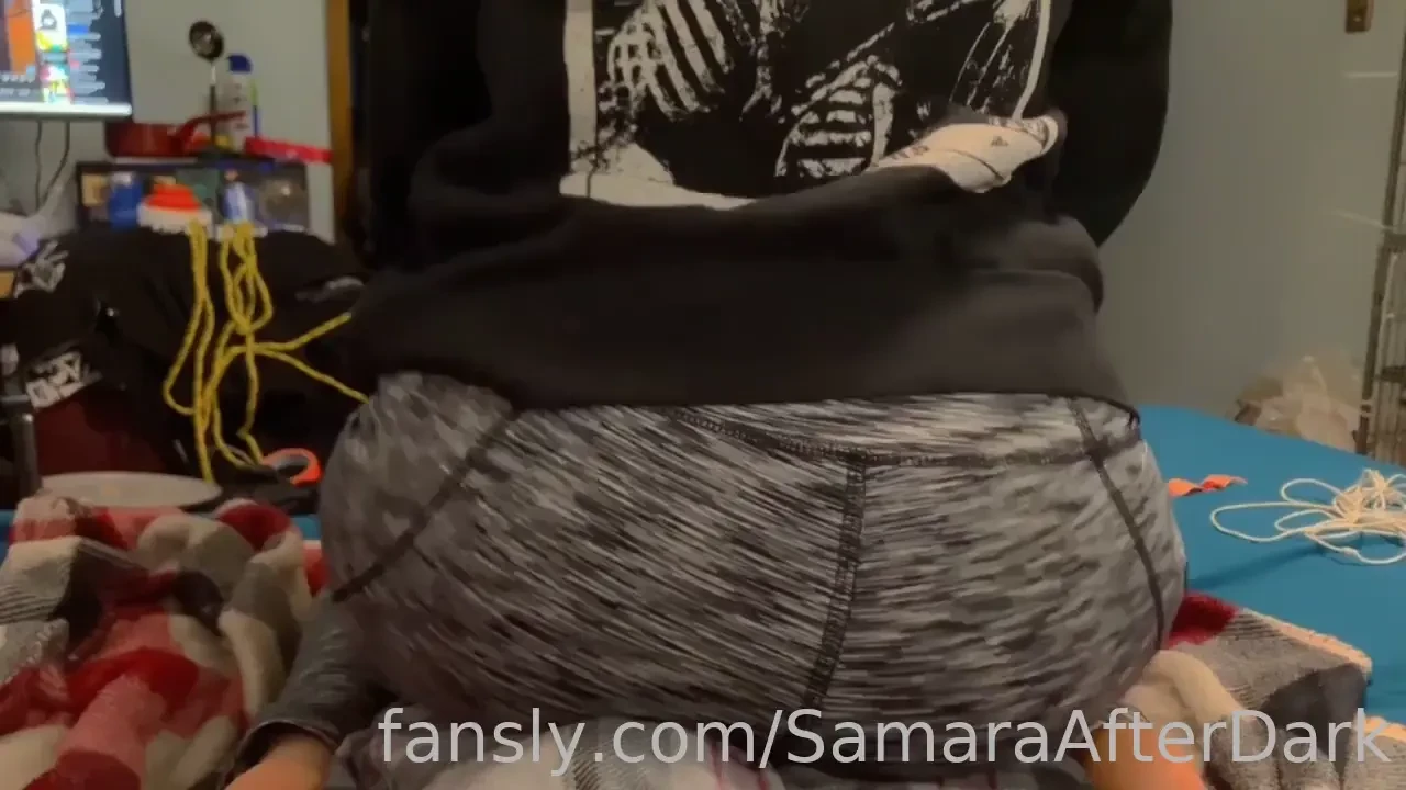 They love it when i fart on their cock something about the vibrations part 1 