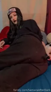 Wonder how my farts sound in a tiny microphone also wondering if i