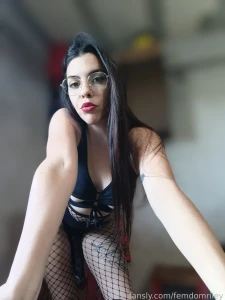 My friends will be here soon so what do i introduce you as - sissy