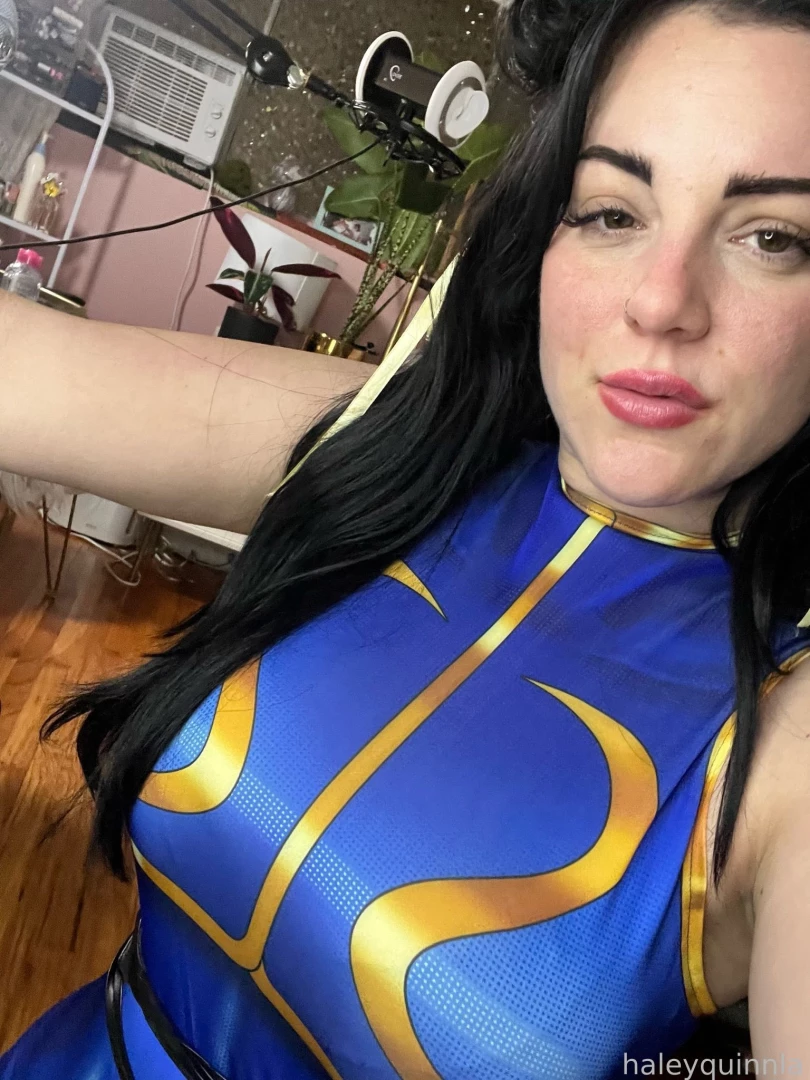 I feel so sexy in this outfit do you know who i am 