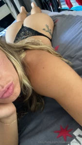 Je m ennuie qui vient papoter