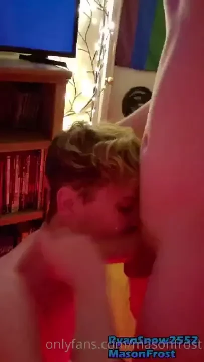 Ryansnow2552 sucking my dick 