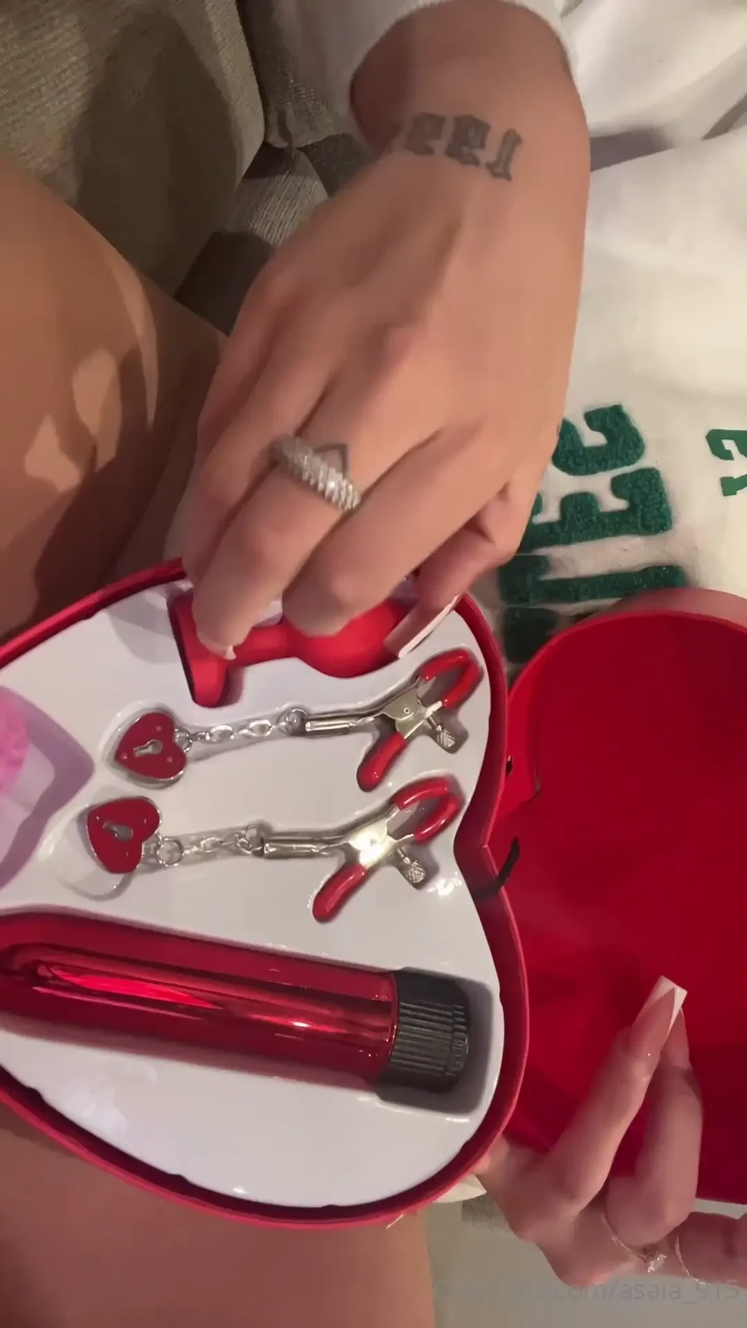 Guys believe me when i say i ve never done anal can i show u guys my 