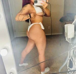 Booty pic that can t make it to the gram i can t show ass on the gram