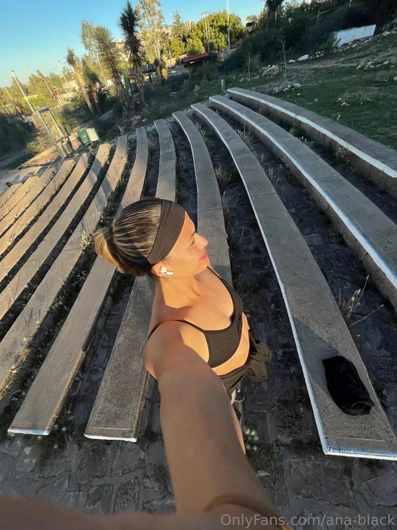 Starting my monday with a run and then a nice shower send me a message 