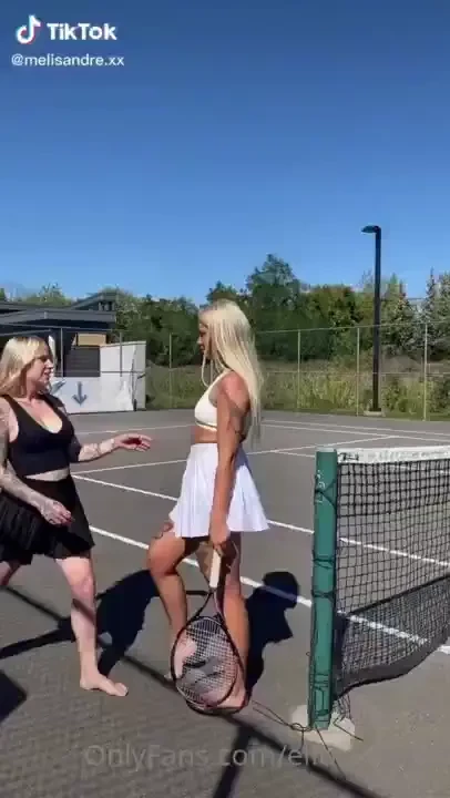 Game de tennis with nanane111 envie de voir notre vid o sous la douche part 2 