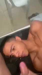 Eu gozando na cara desse puto part 1