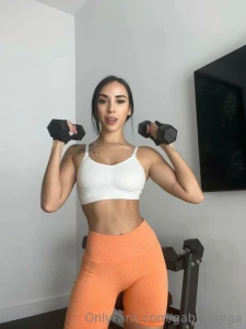 Flexin friday milk does a body gooood