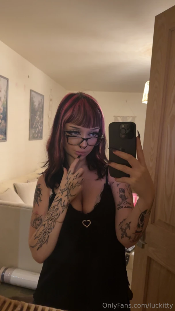 Who s tryna take me on a date 