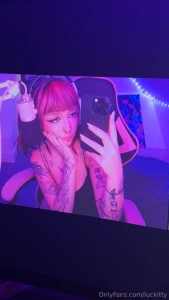 Serving gamer girl vibes in this pic