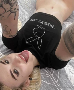 What element is missing in this photo