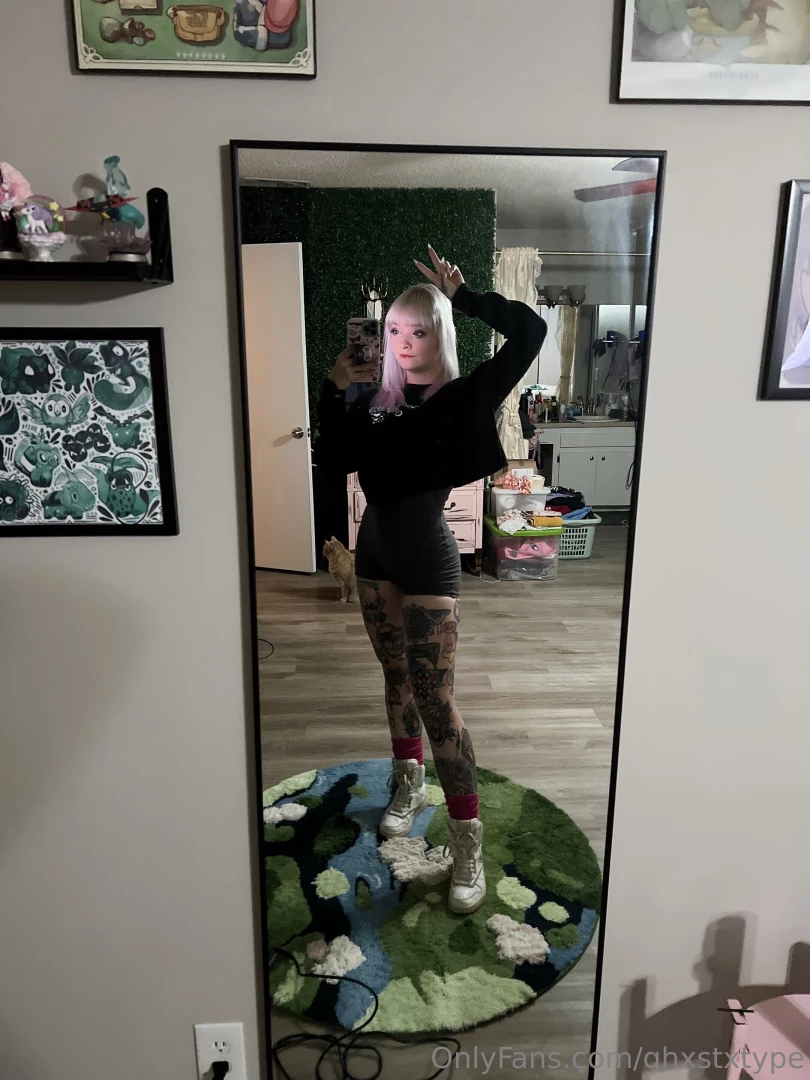 Good morning cuties it s been a busy week of me leaving the enclosure 