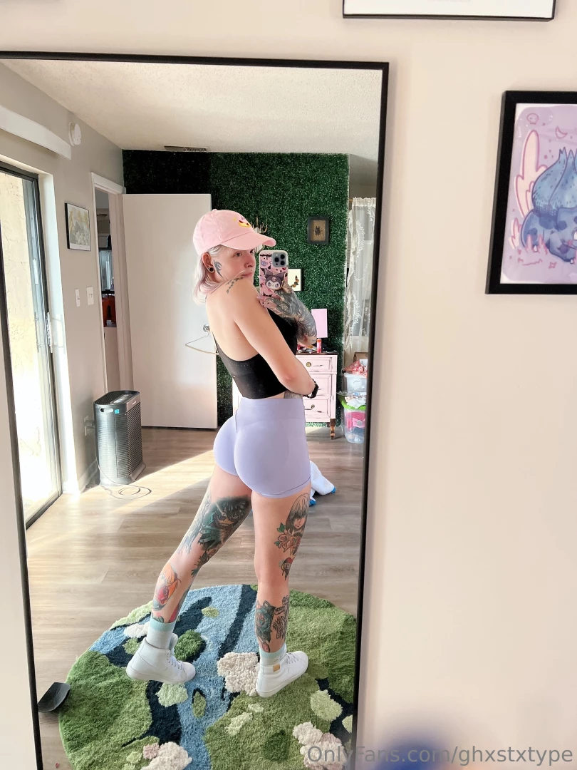 A glute day treat for yall 