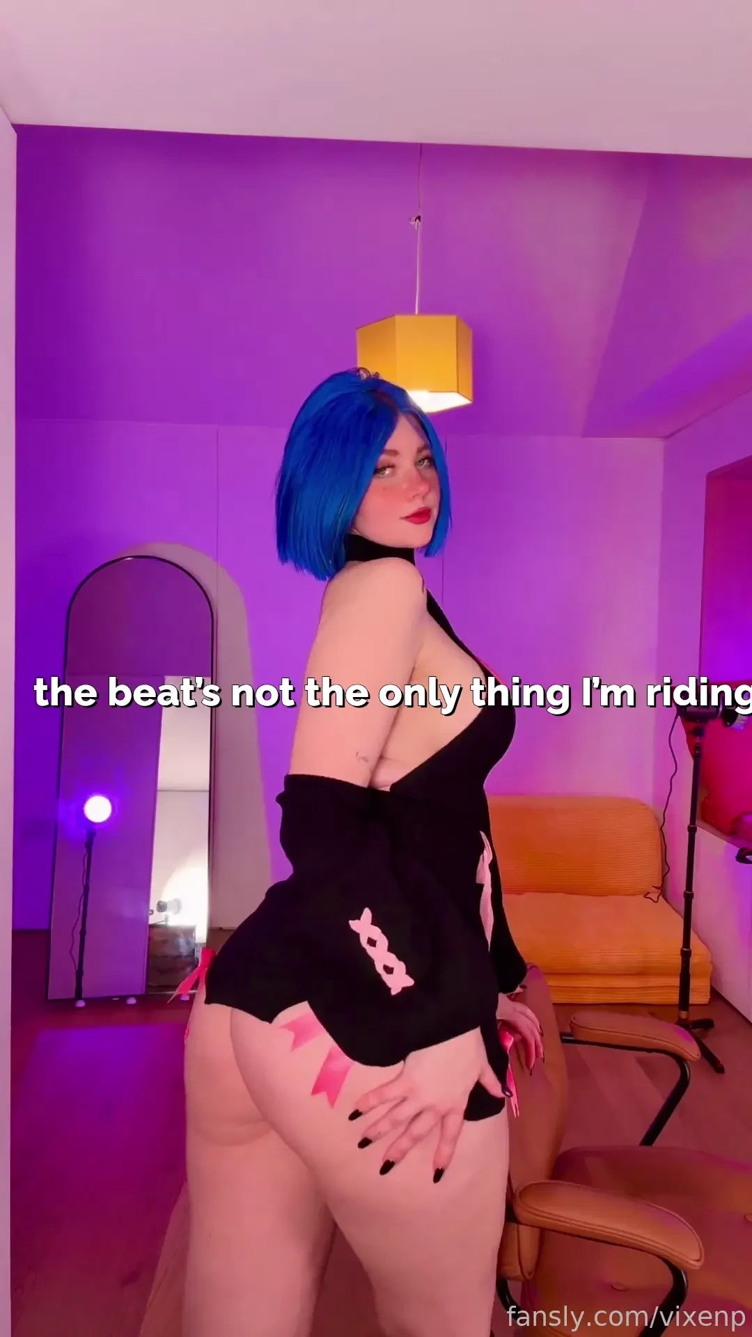 Gave my ass a few good shakes femdom hottie bluehair petite findom 