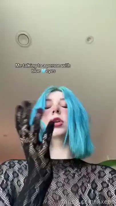 Fyp tiktok reels bluehair curvy hips lips eyes bodysuit 