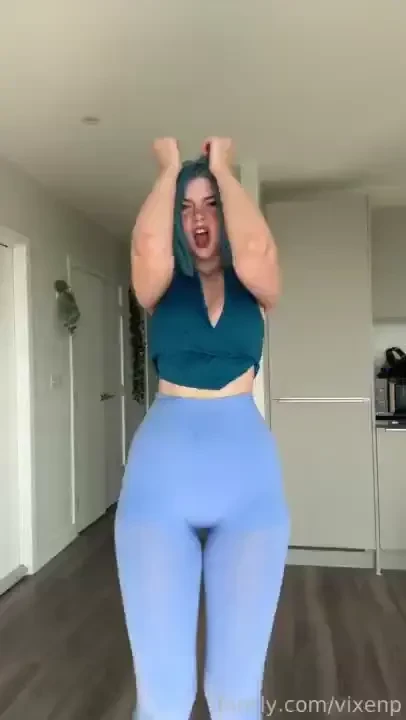 Fyp tiktok reels bluehair curvy hips tits smile ass dance 