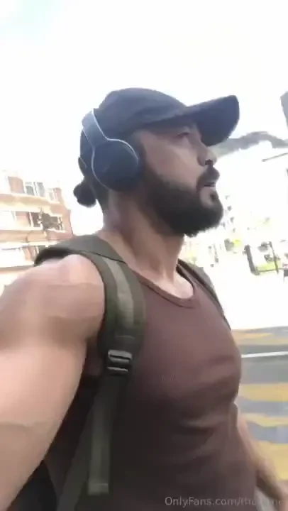 El seguidor twink parte 1 - primera corrida un seguidor de x me part 5 