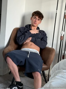 I wish this chair was your face part 3