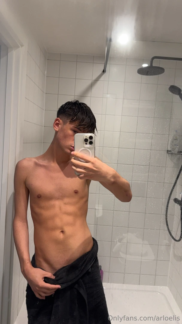 I want you to make me wet before i get in the shower 