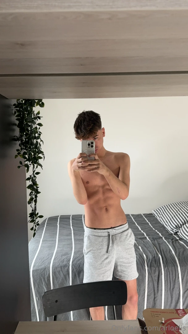 Is it acceptable to do communal washing topless 