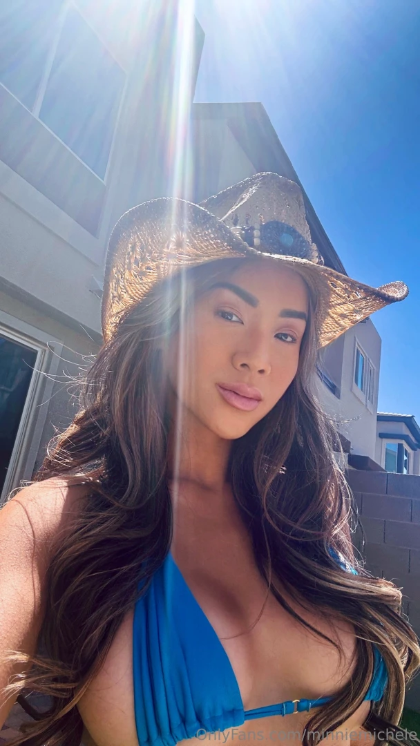 Let this cowgirl ride you 