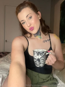 Be sure to sub to unhingedwifey for all content ty for following